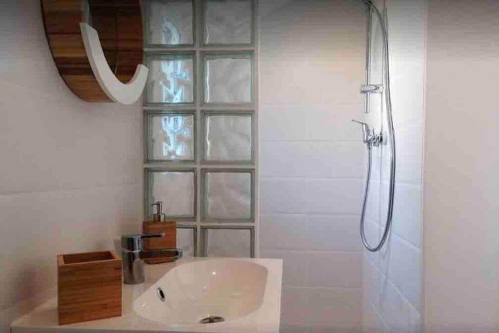 Maisonnette Pour 2 Personnes - Vue Mer - Plage A 100 Metres Ploubazlanec Exteriér fotografie